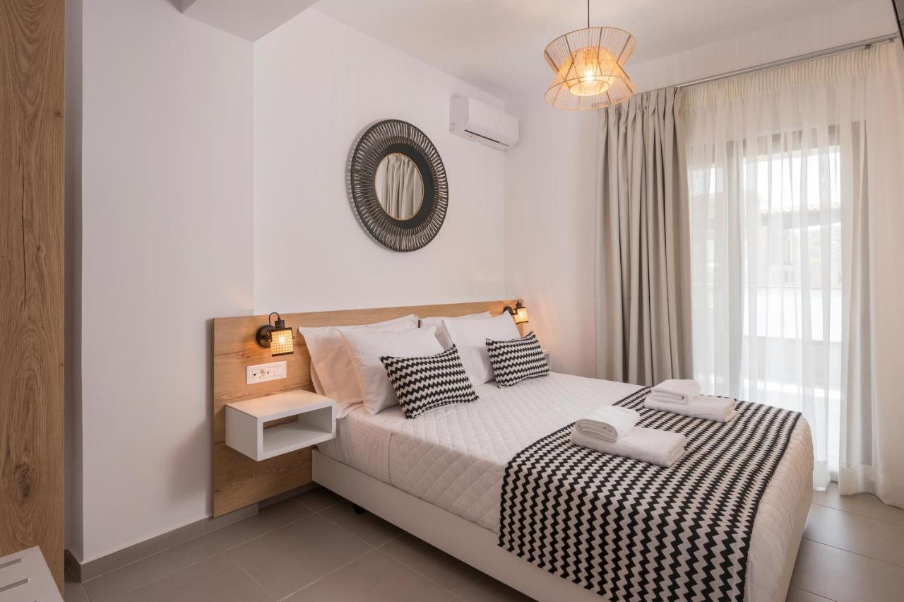 Indigo Blue Seaside Deluxe Apartments 基萨莫斯 外观 照片