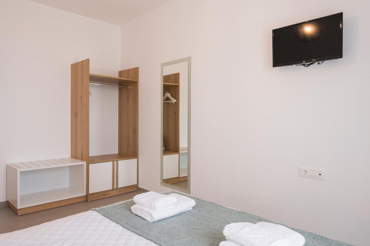 Indigo Blue Seaside Deluxe Apartments 基萨莫斯 外观 照片