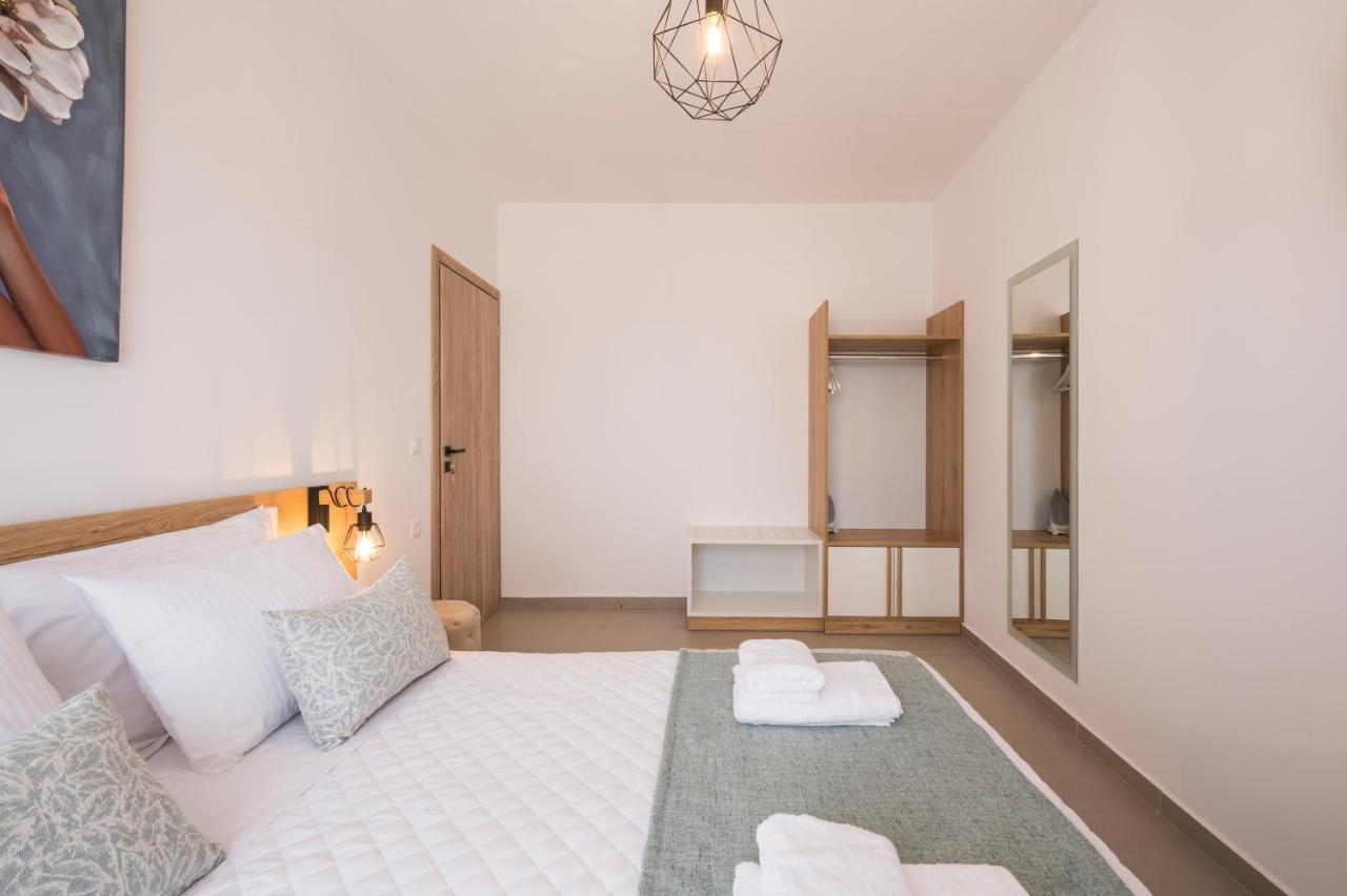 Indigo Blue Seaside Deluxe Apartments 基萨莫斯 外观 照片