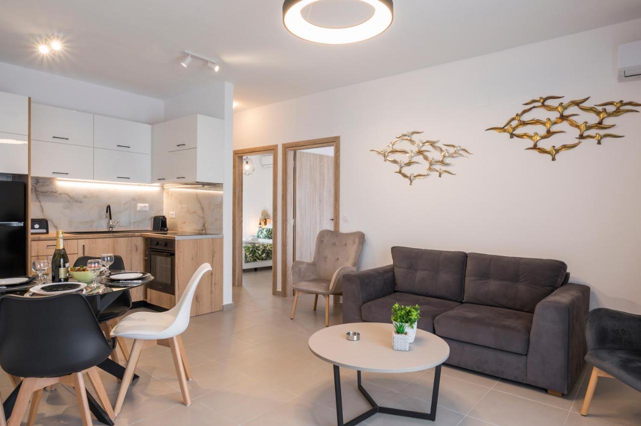 Indigo Blue Seaside Deluxe Apartments 基萨莫斯 外观 照片