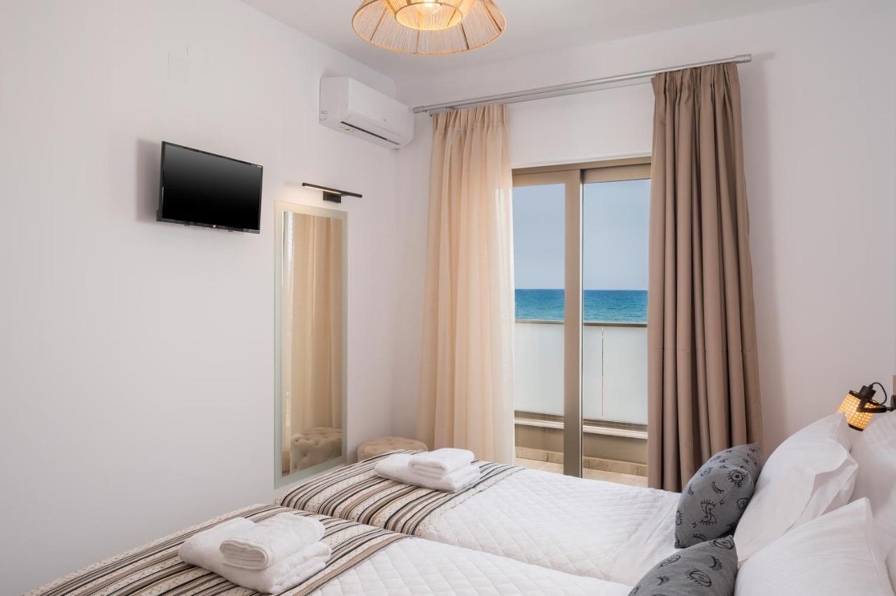 Indigo Blue Seaside Deluxe Apartments 基萨莫斯 外观 照片