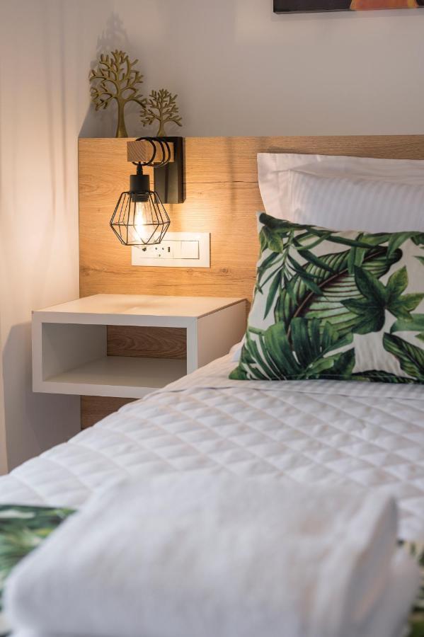 Indigo Blue Seaside Deluxe Apartments 基萨莫斯 外观 照片